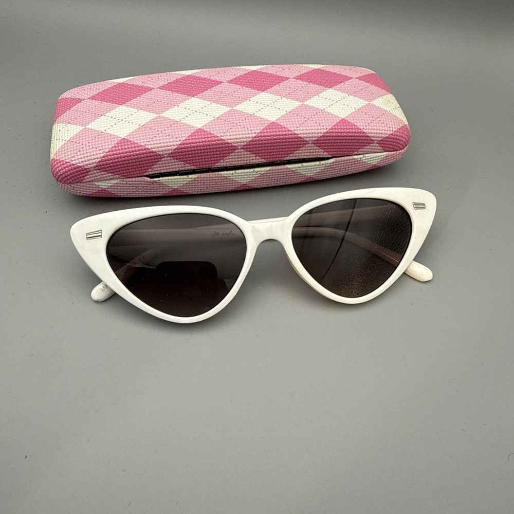 ✨LAST PAIR-| FREE PEOPLE, WHITE CAT EYE, SUNGLASSES, POLARIZED LENS & CASE- HOT